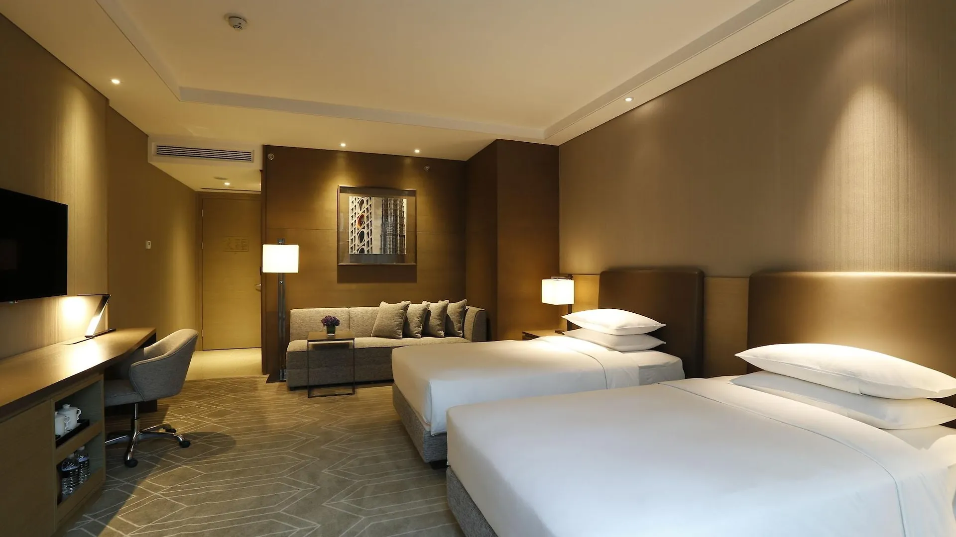 Hotel Hyatt Place Shanghai Hongqiao Cbd 4*,